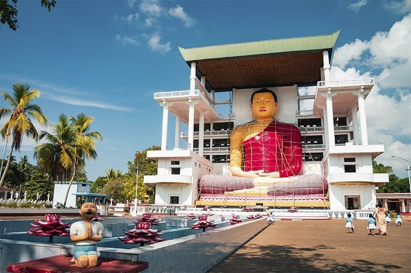 Buda en el templo Weherahena Poorwarama Rajamaha en Matara Sri Lanka