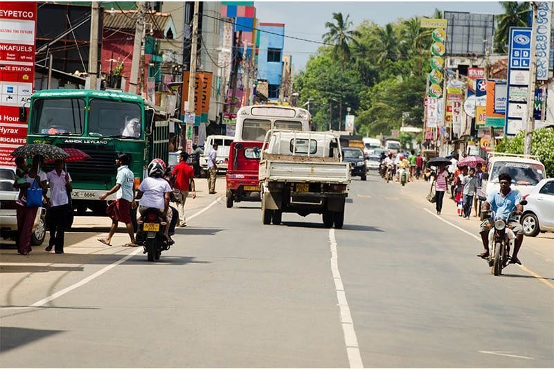 Trafico en calles de Matara Sri Lanka